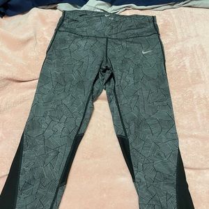 Nike Dri Fit capri leggings